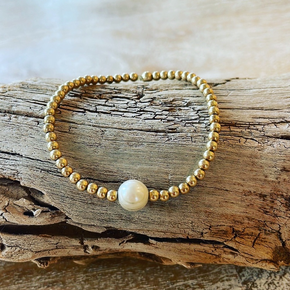 Handmade 14k gold filled bead + freshwater pearl stretch bracelet